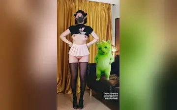 【奶咪】外星绿猫小鸡舞 (1)